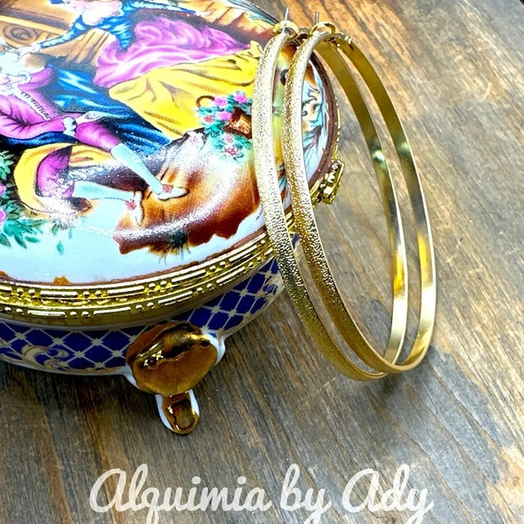 Maximalist extra large extra long gold hoop earrings - Picture 1 of 5